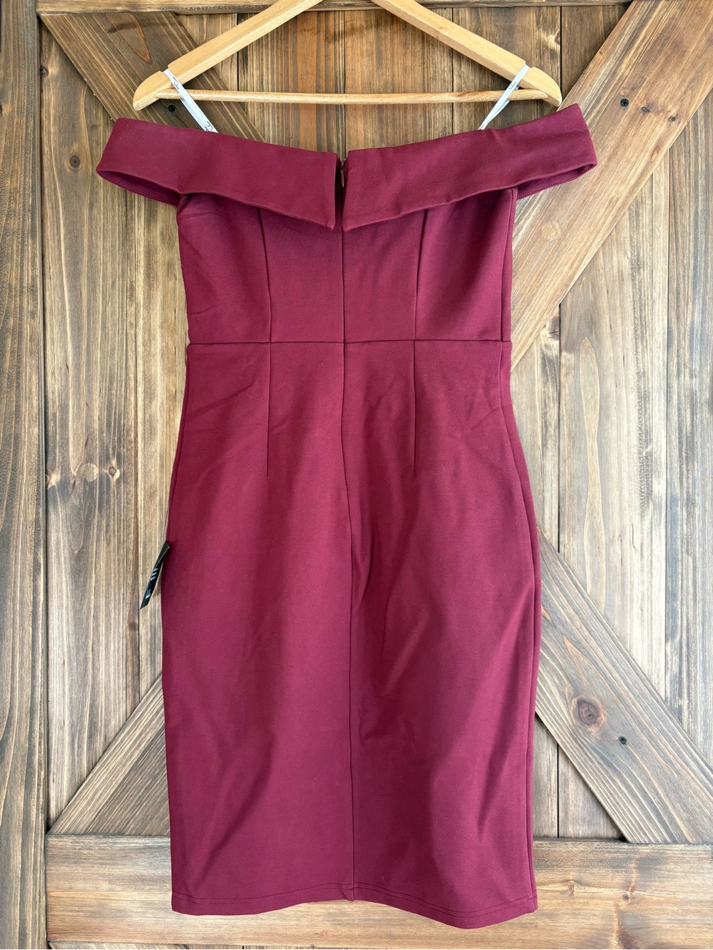 Lulu's Classic Glam Off-the-Shoulder Bodycon Slit Dress. Wine. Size Small - Picture 6 of 10